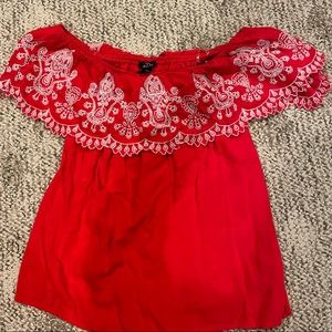 Size small, rue21 cold shoulder top!